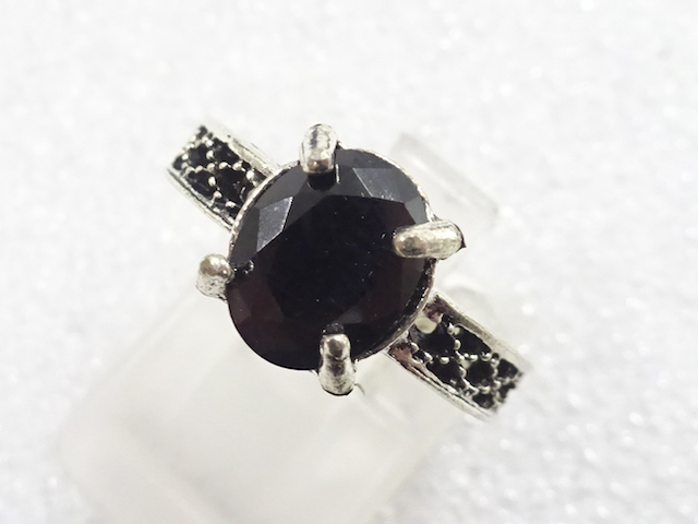 JAPANESE KIMONO / ANTIQUE COLORED STONE RING (SIZE 12)